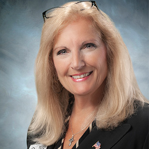 Becky Lyn ch Headshot